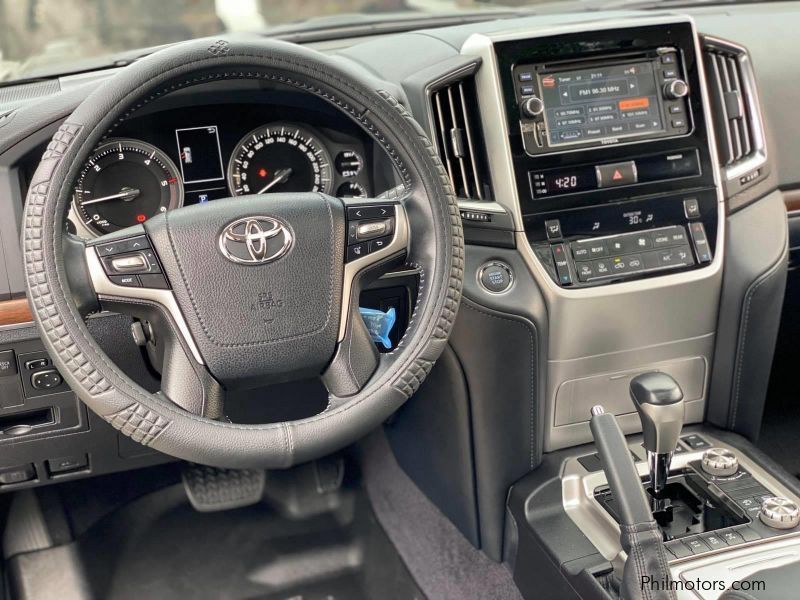 Toyota Land Cruiser VX Premium in Philippines