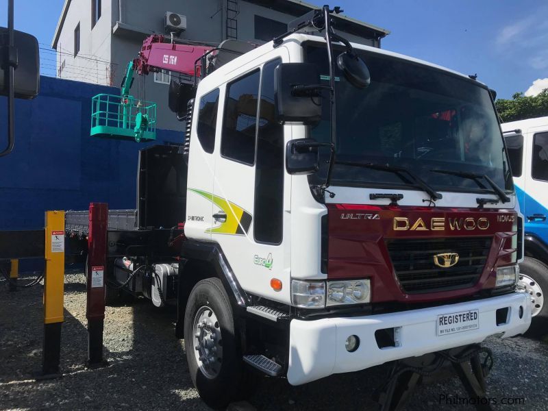 Daewoo BOOM TRUCK WITH MAN LIFT BASKET in Philippines