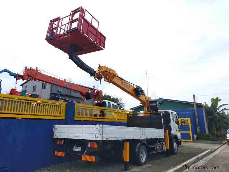 Daewoo BOOM TRUCK WITH MAN LIFT/ CARGO CRANE TRUCK in Philippines