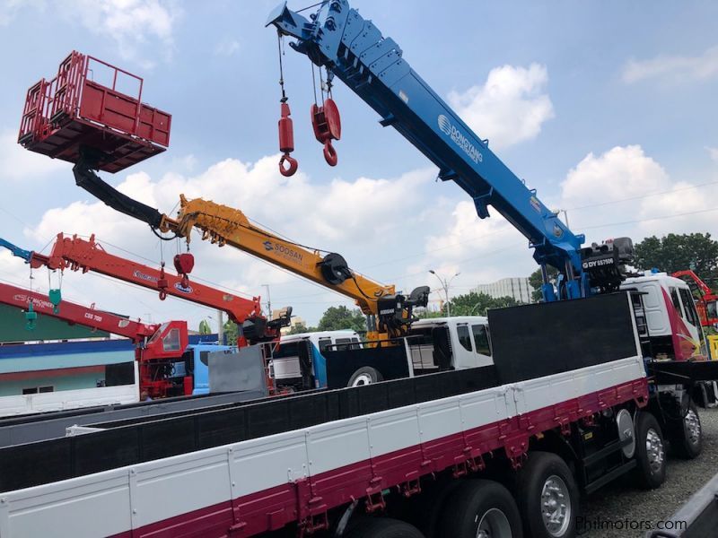 Daewoo BOOM TRUCK/ CARGO CRANE TRUCK in Philippines