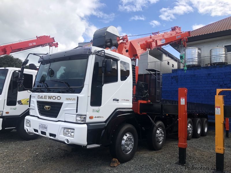 Daewoo BOOM TRUCK/ CARGO CRANE TRUCK in Philippines