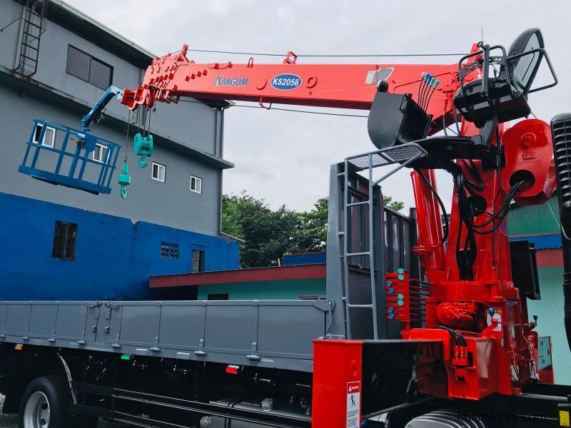 Daewoo Boom Truck / Cargo Crane Truck with Man Lift Basket in Philippines