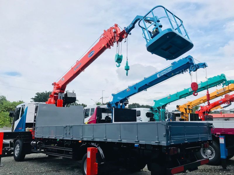 Daewoo Boom Truck / Cargo Crane Truck with Man Lift Basket in Philippines