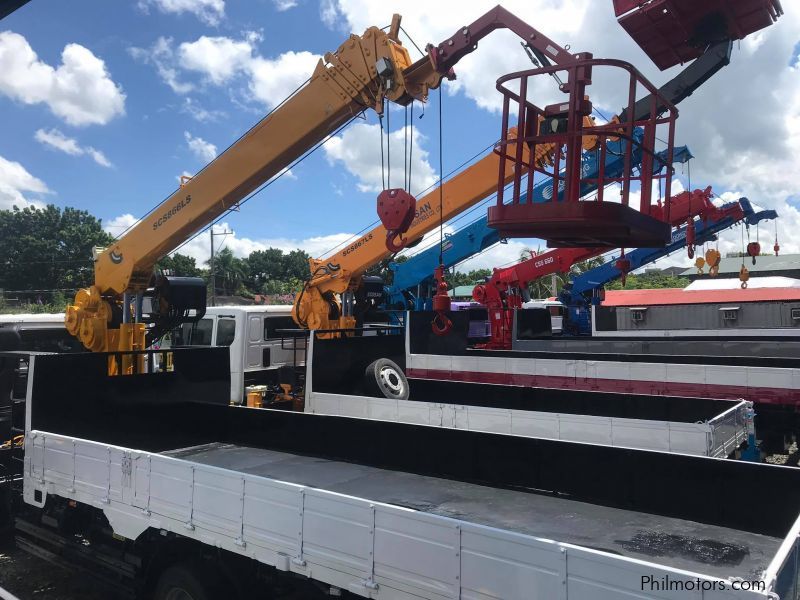 Daewoo Boom Truck / Cargo Crane Truck with Man Lift Basket in Philippines