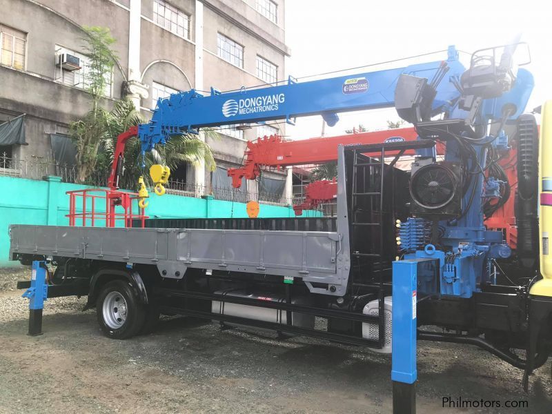 Daewoo Boom Truck / Cargo Crane Truck with Man Lift Basket in Philippines