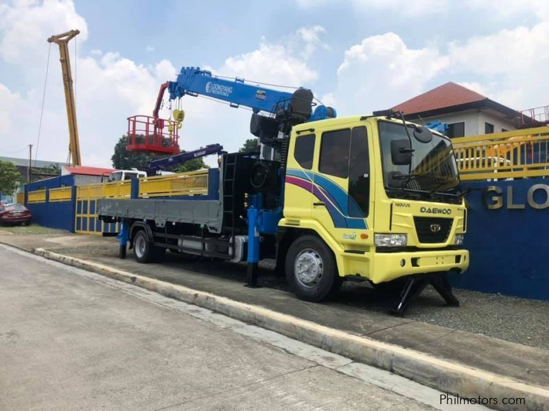 Daewoo Boom Truck with Man Lift/ Cargo Crane Truck in Philippines