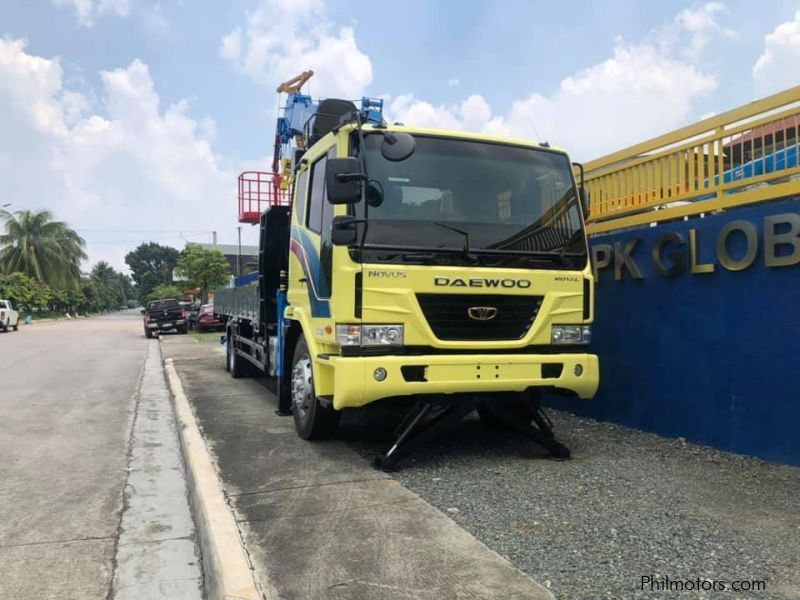 Daewoo Boom Truck with Man Lift/ Cargo Crane Truck in Philippines