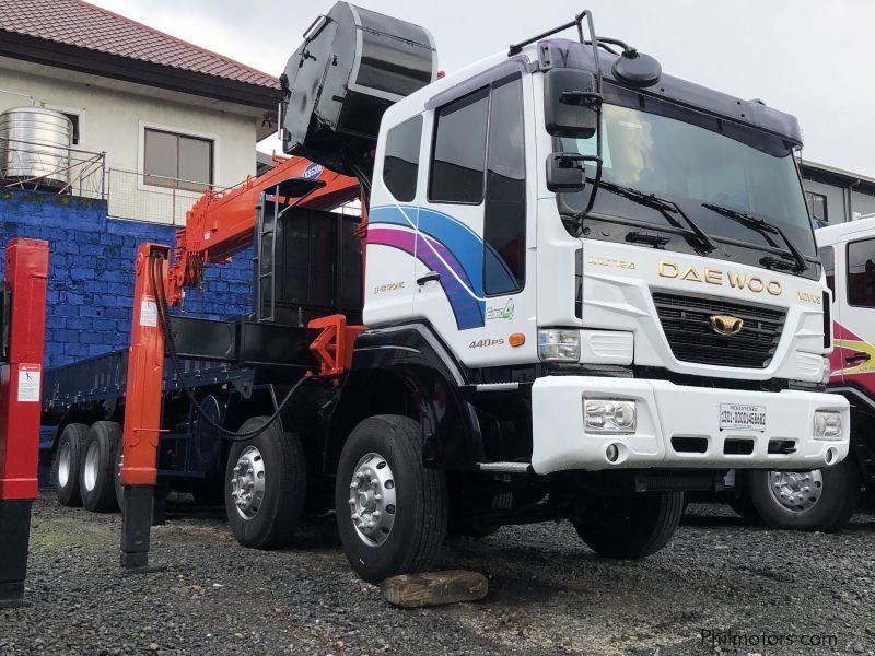 Daewoo Boom truck in Philippines