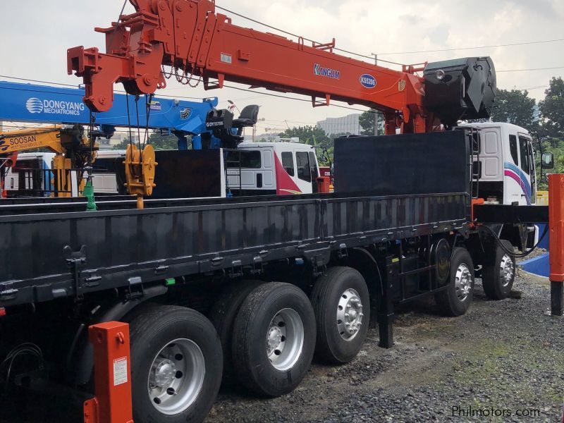 Daewoo Boom truck in Philippines