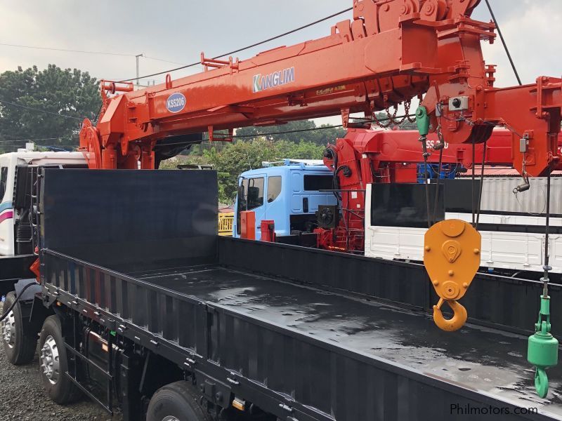 Daewoo Boom truck in Philippines