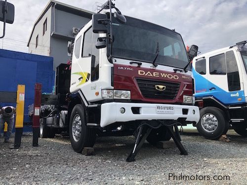 Daewoo Boom truck in Philippines