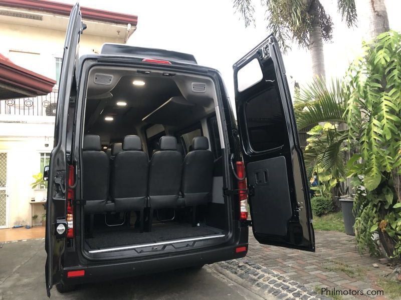 Hyundai H350 DLX 2.5l 14 seaters  in Philippines