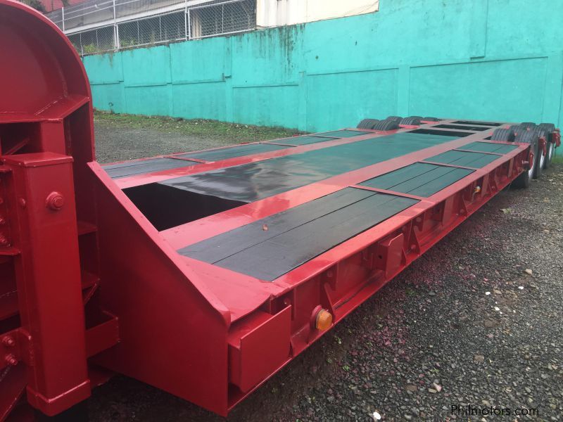 Hyundai Low Bed Trailer Tri-Axle in Philippines