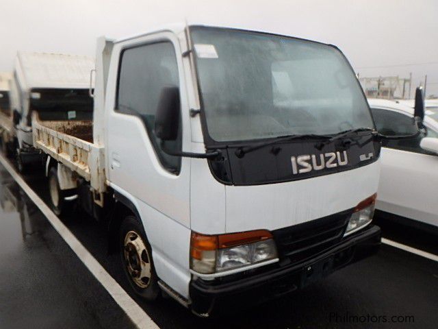 Isuzu ELF 4HF1 Giga Dump Dumping in Philippines