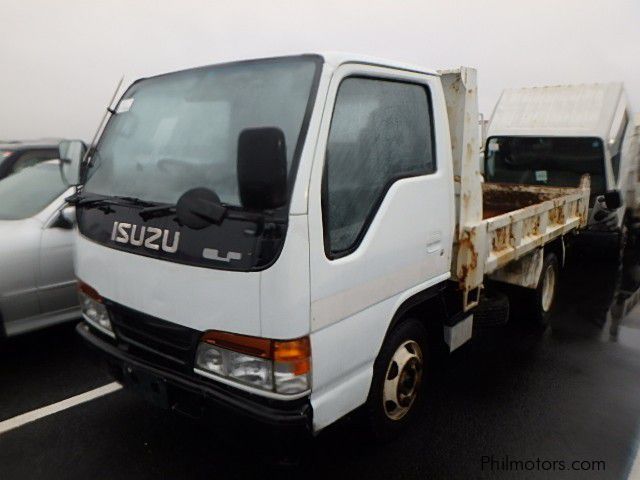 Isuzu ELF 4HF1 Giga Dump Dumping in Philippines