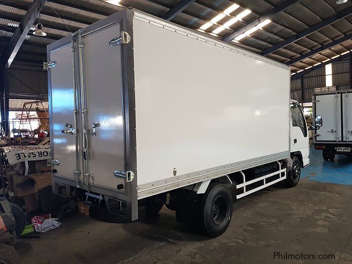 Isuzu Elf in Philippines