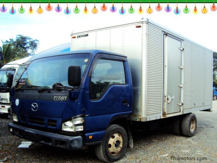 Isuzu Elf Aluminum Closed Van in Philippines