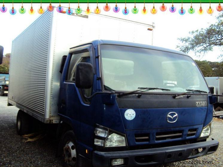 Isuzu Elf Aluminum Closed Van in Philippines