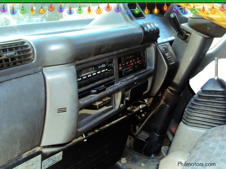 Isuzu Elf Dropside Cargo Double Cab in Philippines