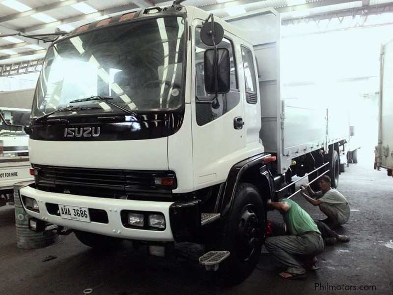 Isuzu FVR 8 STUDS CAB AND CHASSIS in Philippines