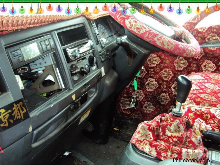 Isuzu Forward Ref  Wing Van in Philippines