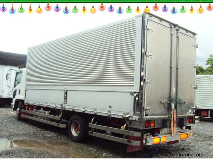 Isuzu Forward Ref Wing Van in Philippines