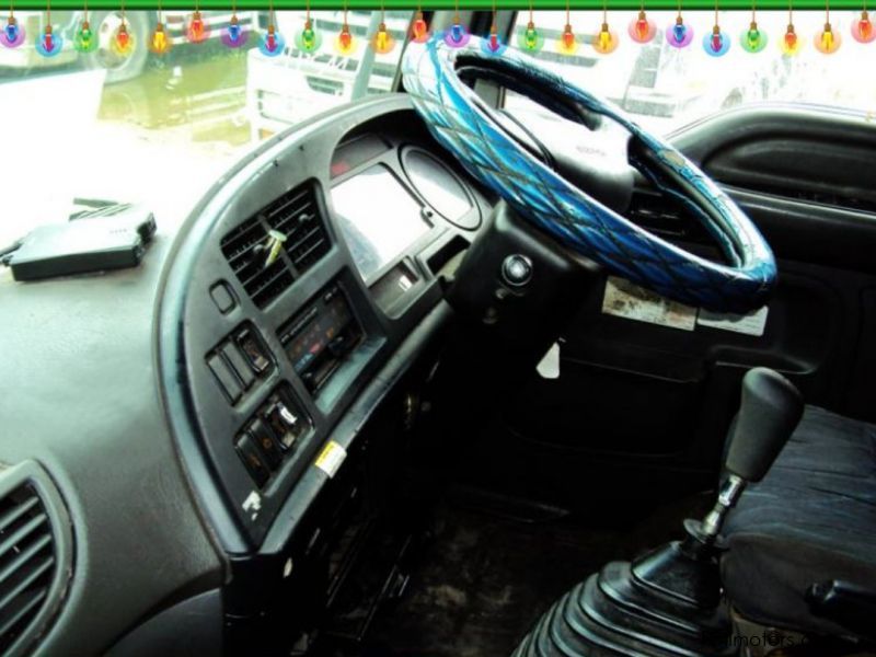 Isuzu Forward Wing Van in Philippines