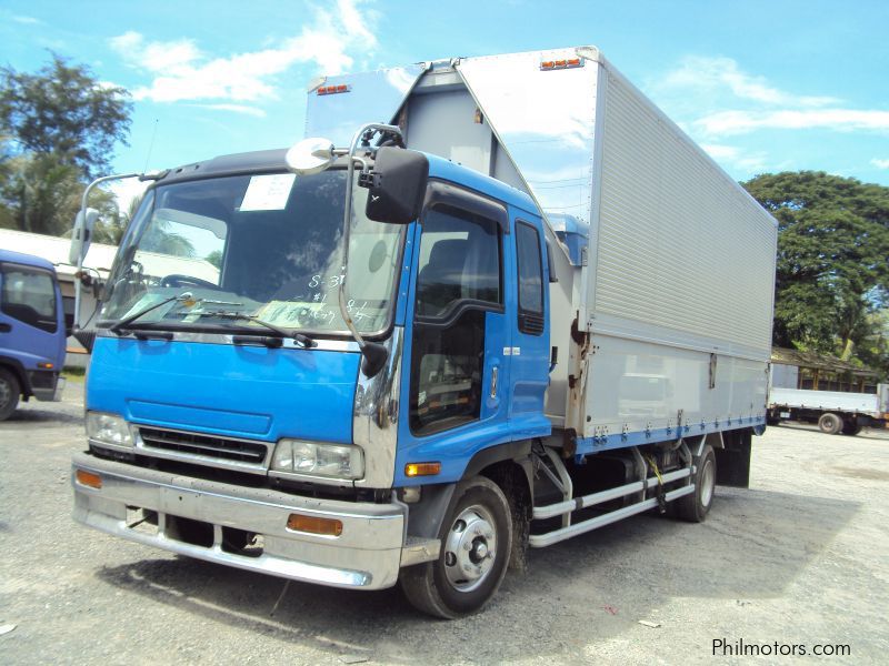 Isuzu Forward Wing Van in Philippines