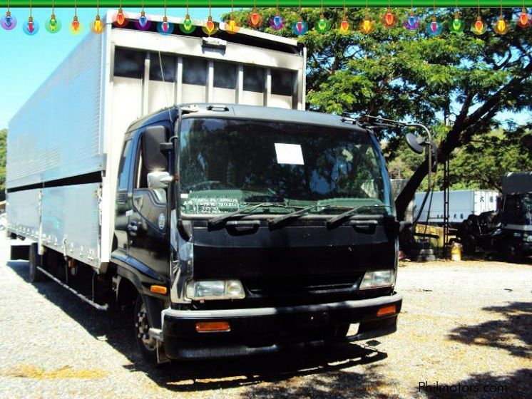 Isuzu Forward Wing Van in Philippines