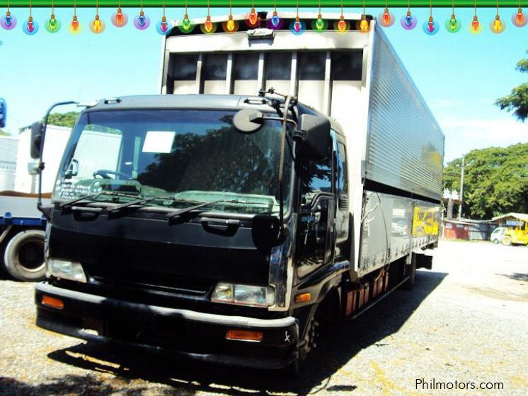 Isuzu Forward Wing Van in Philippines