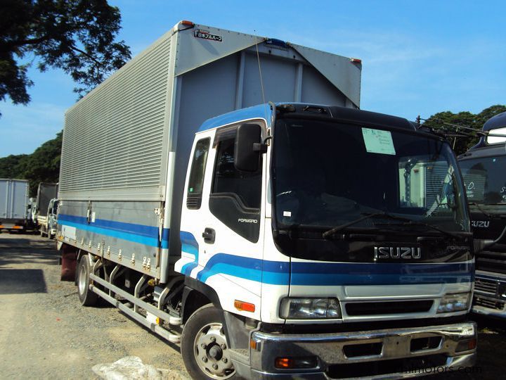 Isuzu Forward Wing Van in Philippines