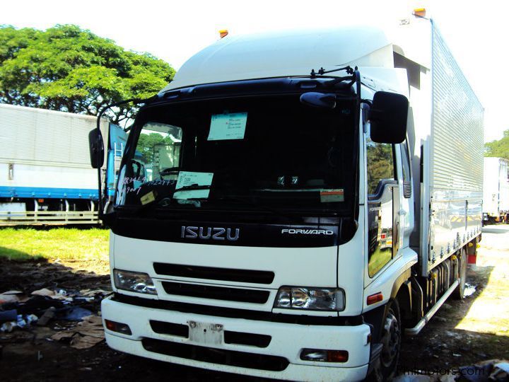 Isuzu Forward Wing Van in Philippines