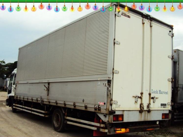 Isuzu Forward Wing Van in Philippines