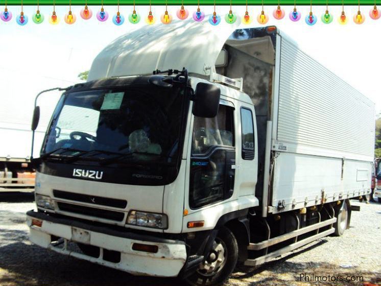 Isuzu Forward Wing Van in Philippines