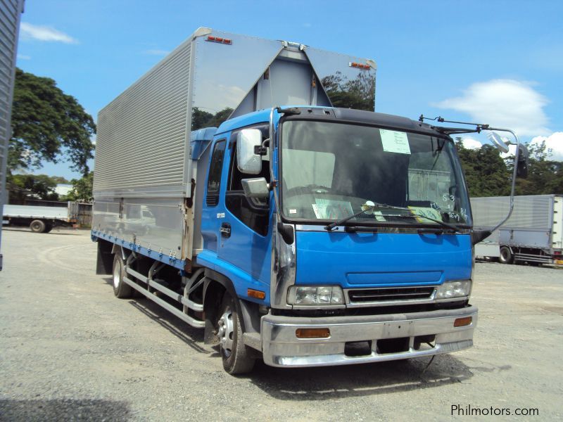 Isuzu Forward Wing Van in Philippines