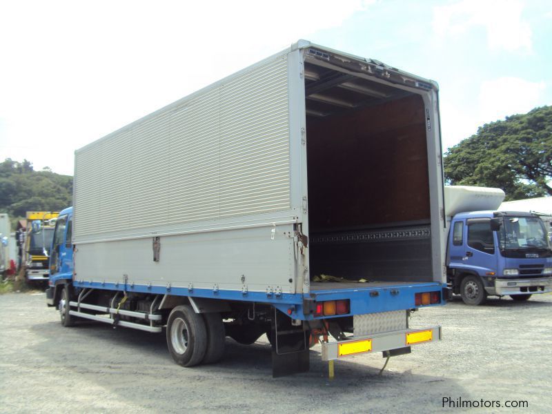 Isuzu Forward Wing Van in Philippines