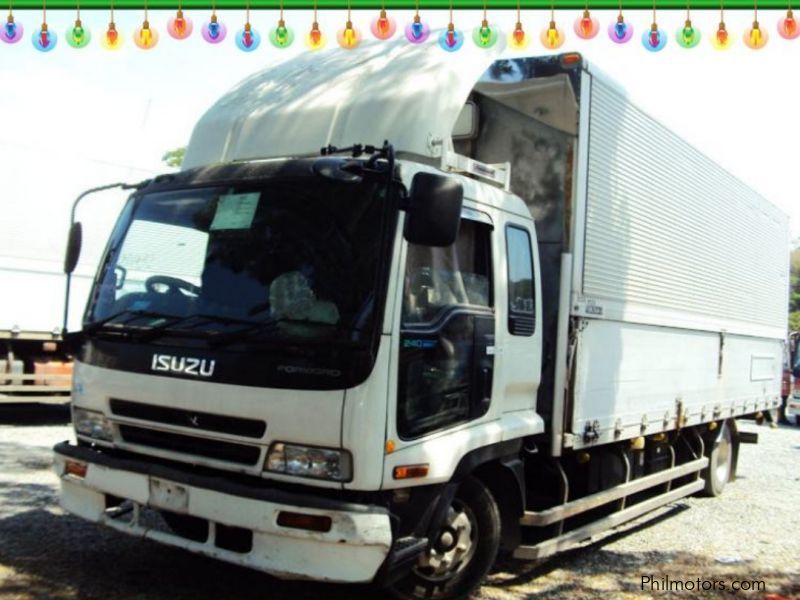 Isuzu Forward Wing Van in Philippines