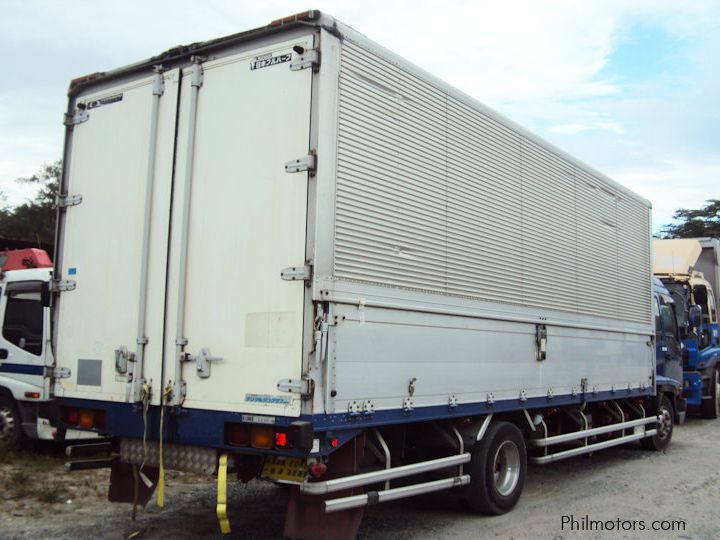 Isuzu Forward Wing Van in Philippines