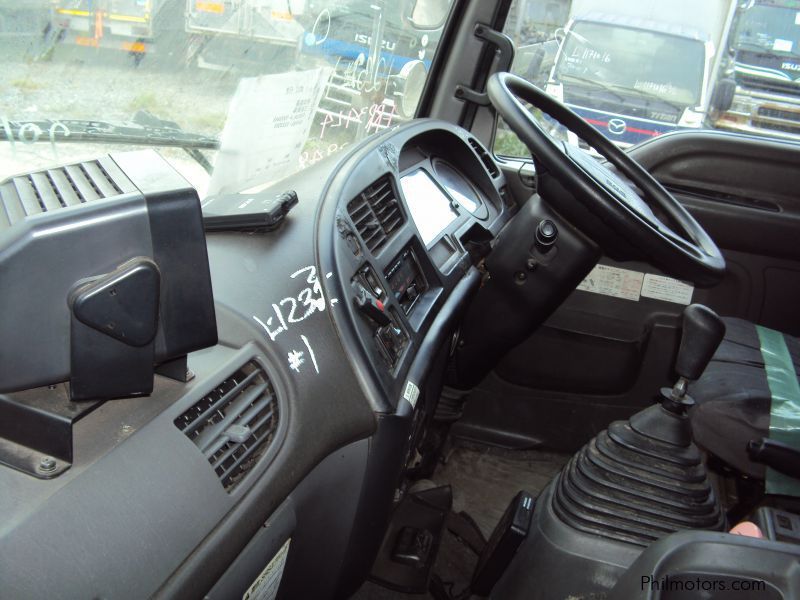 Isuzu Forward Wing Van in Philippines