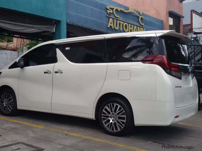 Toyota Alphard 3.5L V6 in Philippines