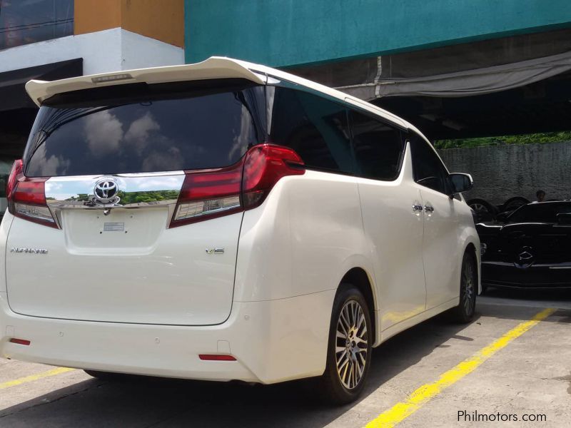 Toyota Alphard 3.5L V6 in Philippines