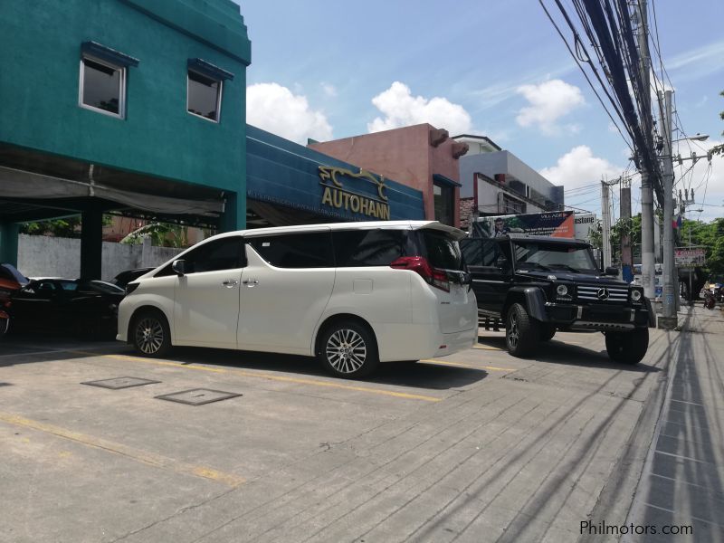 Toyota Alphard 3.5L V6 in Philippines