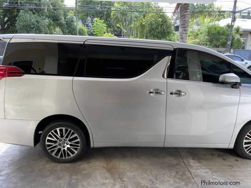 Toyota Alphard in Philippines