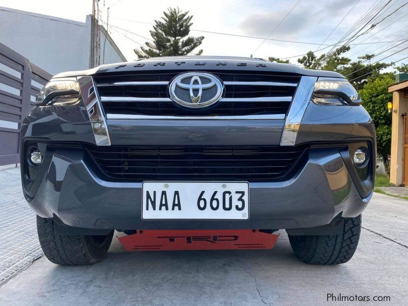 Toyota Fortuner V 4X2 A/T in Philippines