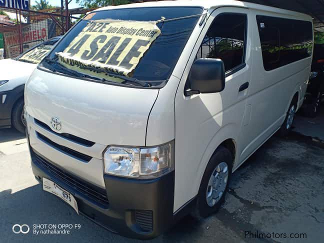 Used Toyota Hi ace commuter