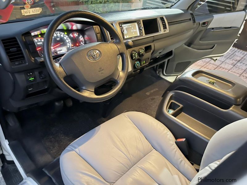 Toyota HiAce Super Grandia 3.0 A/T in Philippines