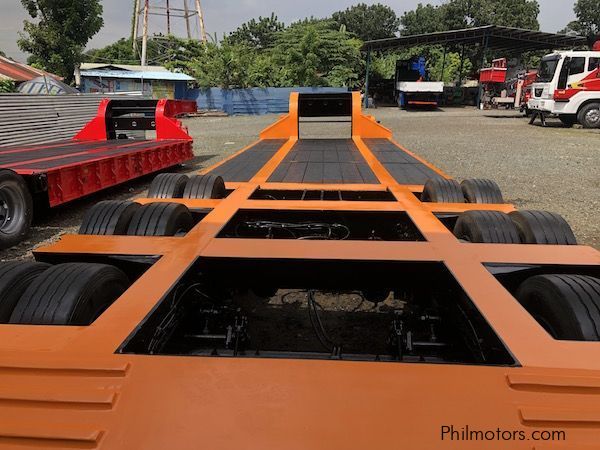 70 tons Lowbed trailer in Philippines