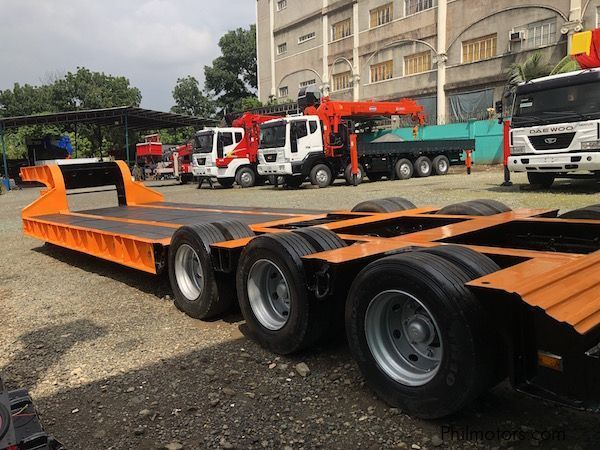 70 tons Lowbed trailer in Philippines