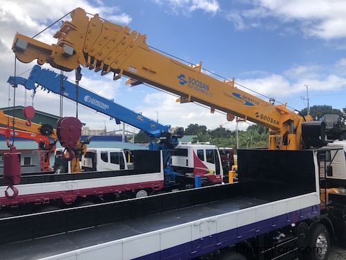 Daewoo 19 tons crane truck in Philippines