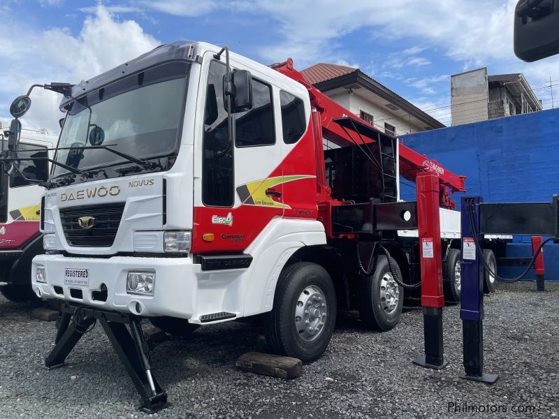 Daewoo 25 tons boom truck with 19 tons crane in Philippines